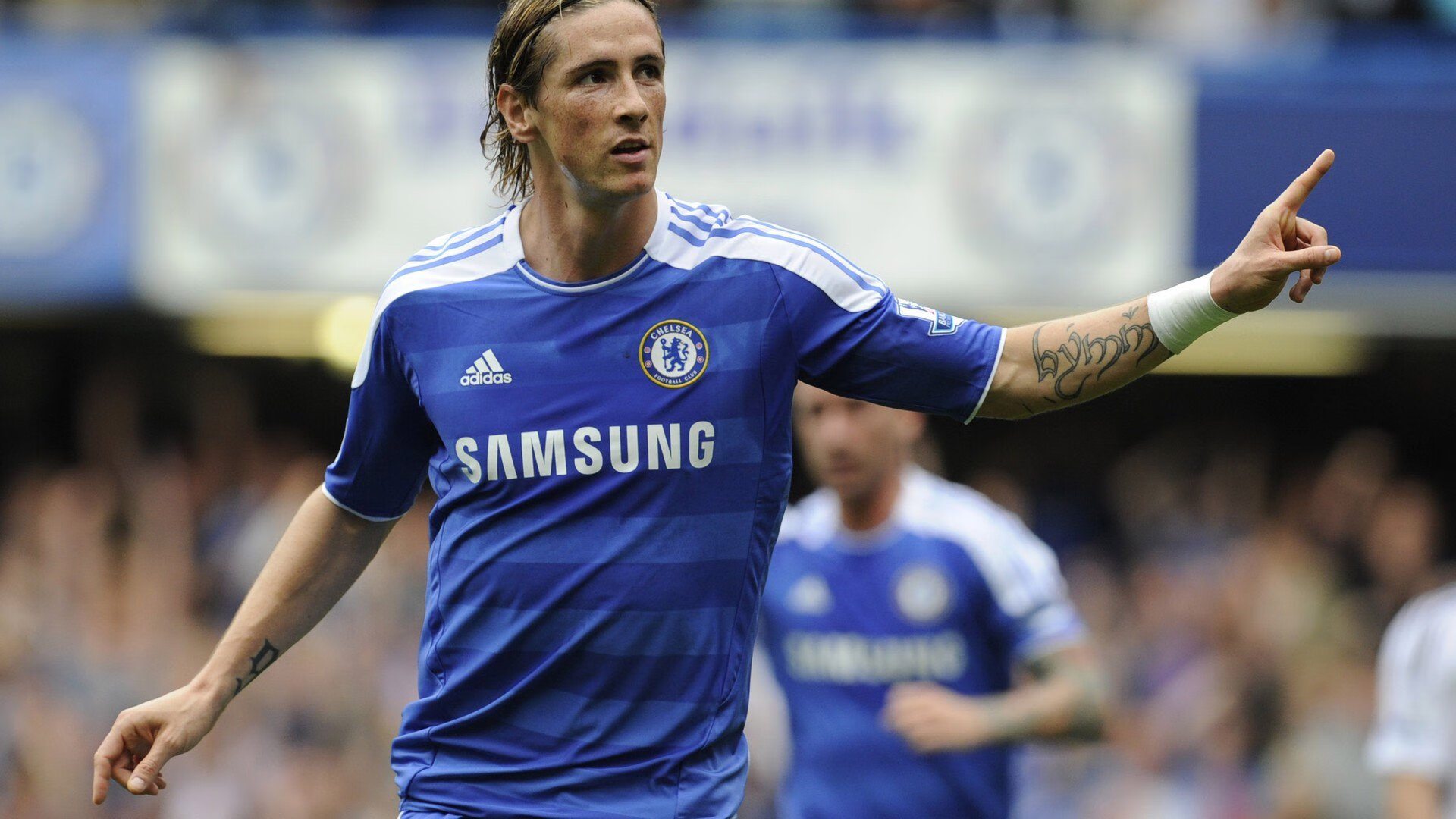 法国队勇夺世界杯冠军，姆巴佩闪耀决赛舞台