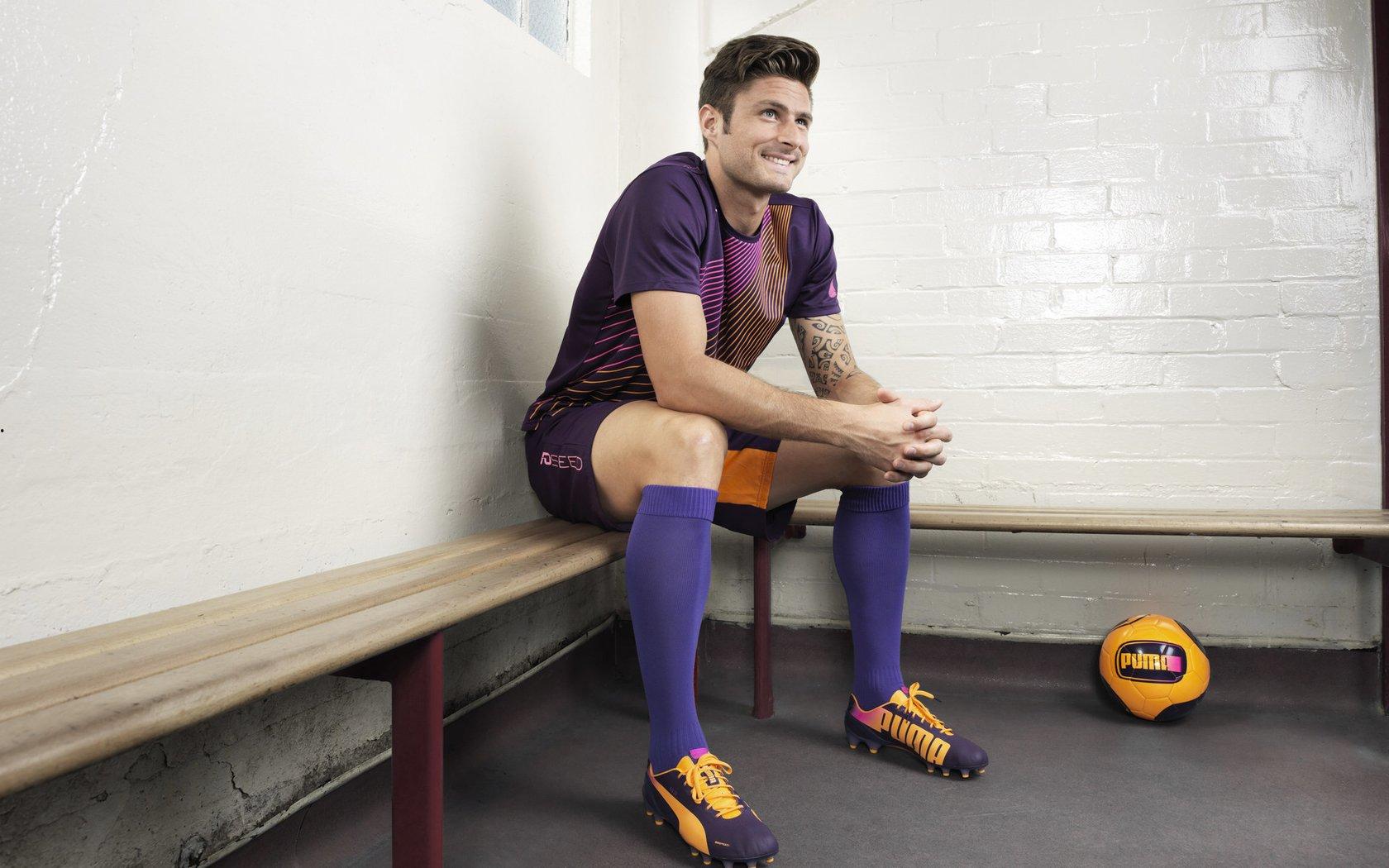 付豪争议肘击致琼斯重伤 辽宁状态起伏卫冕路遇阻